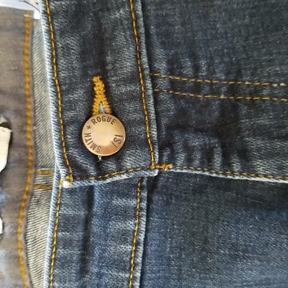 Smith & Rogue - Picture 8 of 8